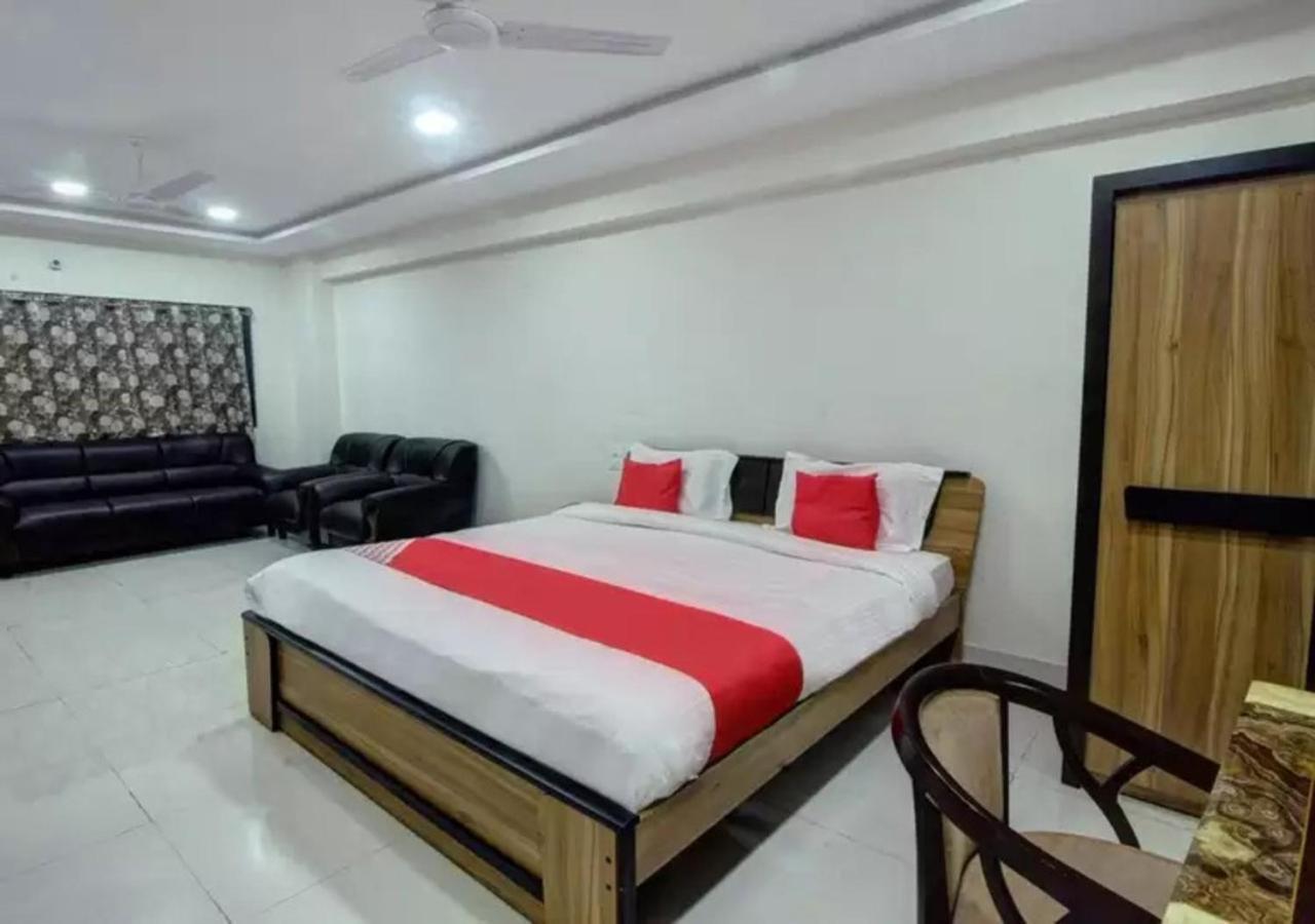 Hotel Santoshi Hometel Raichur 外观 照片