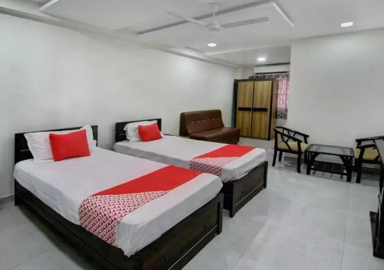 Hotel Santoshi Hometel Raichur 外观 照片