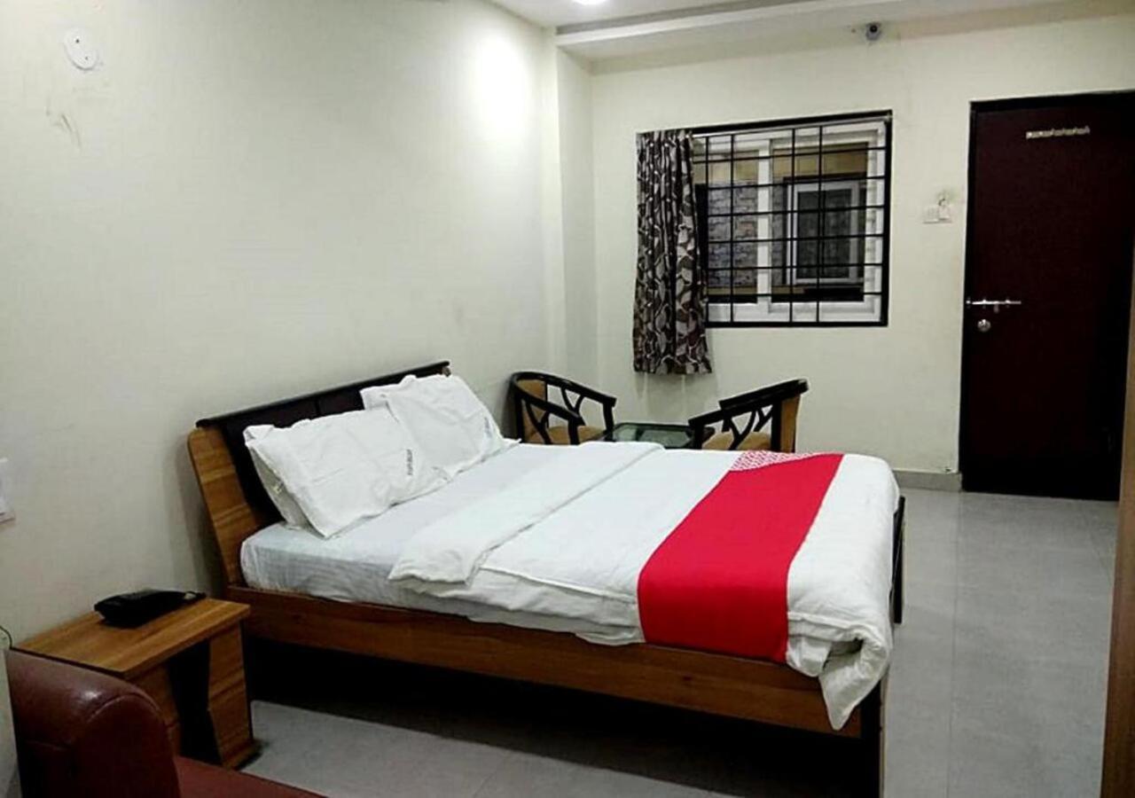Hotel Santoshi Hometel Raichur 外观 照片