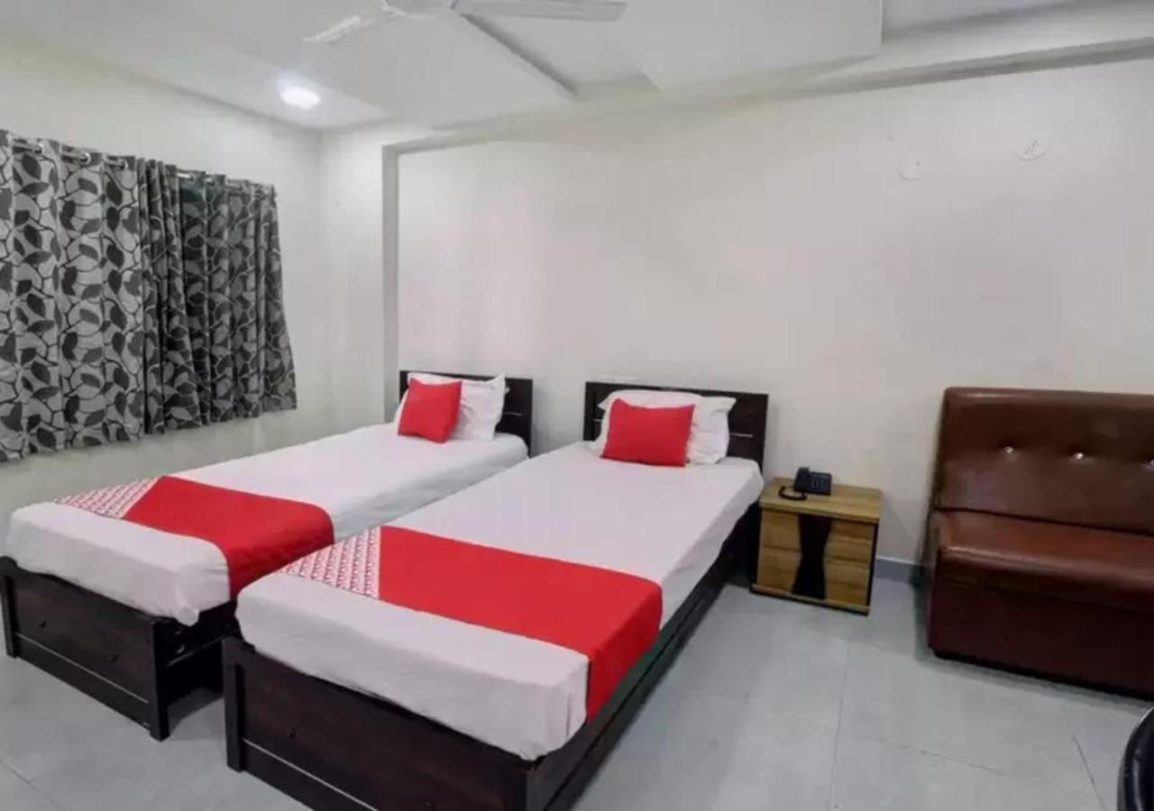 Hotel Santoshi Hometel Raichur 外观 照片
