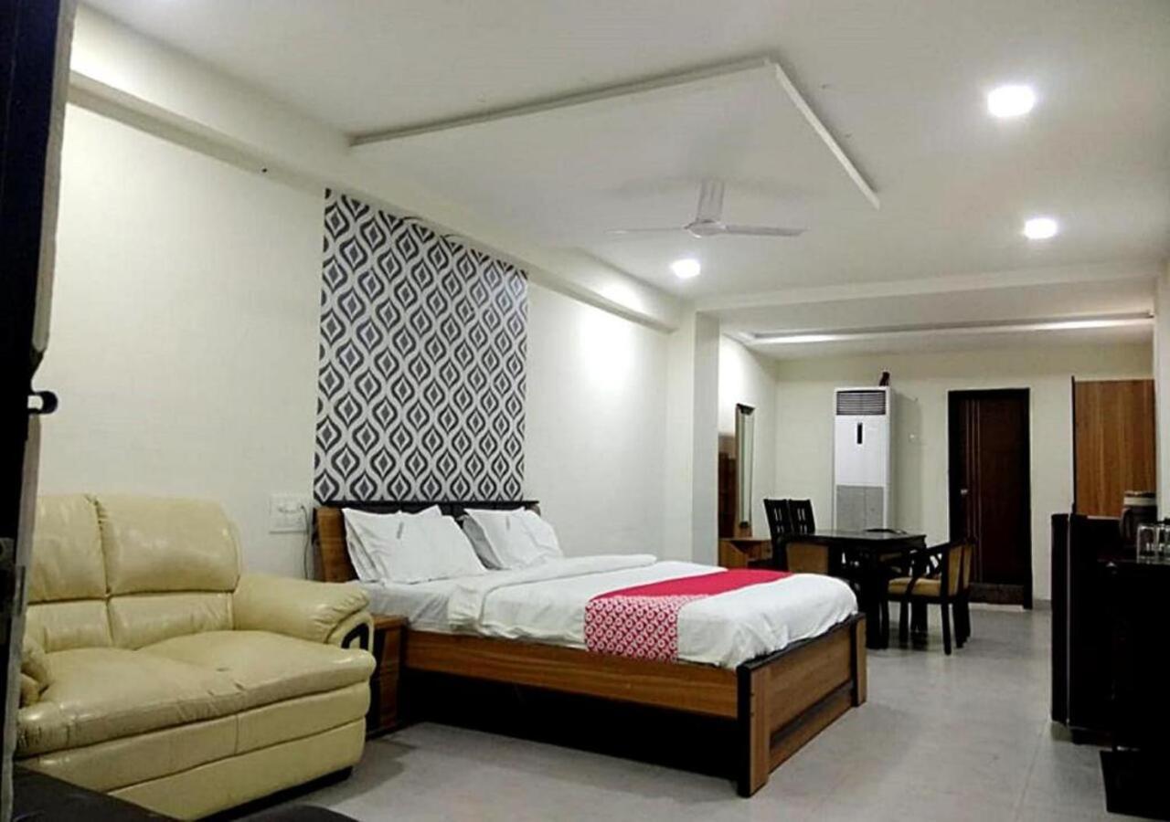 Hotel Santoshi Hometel Raichur 外观 照片