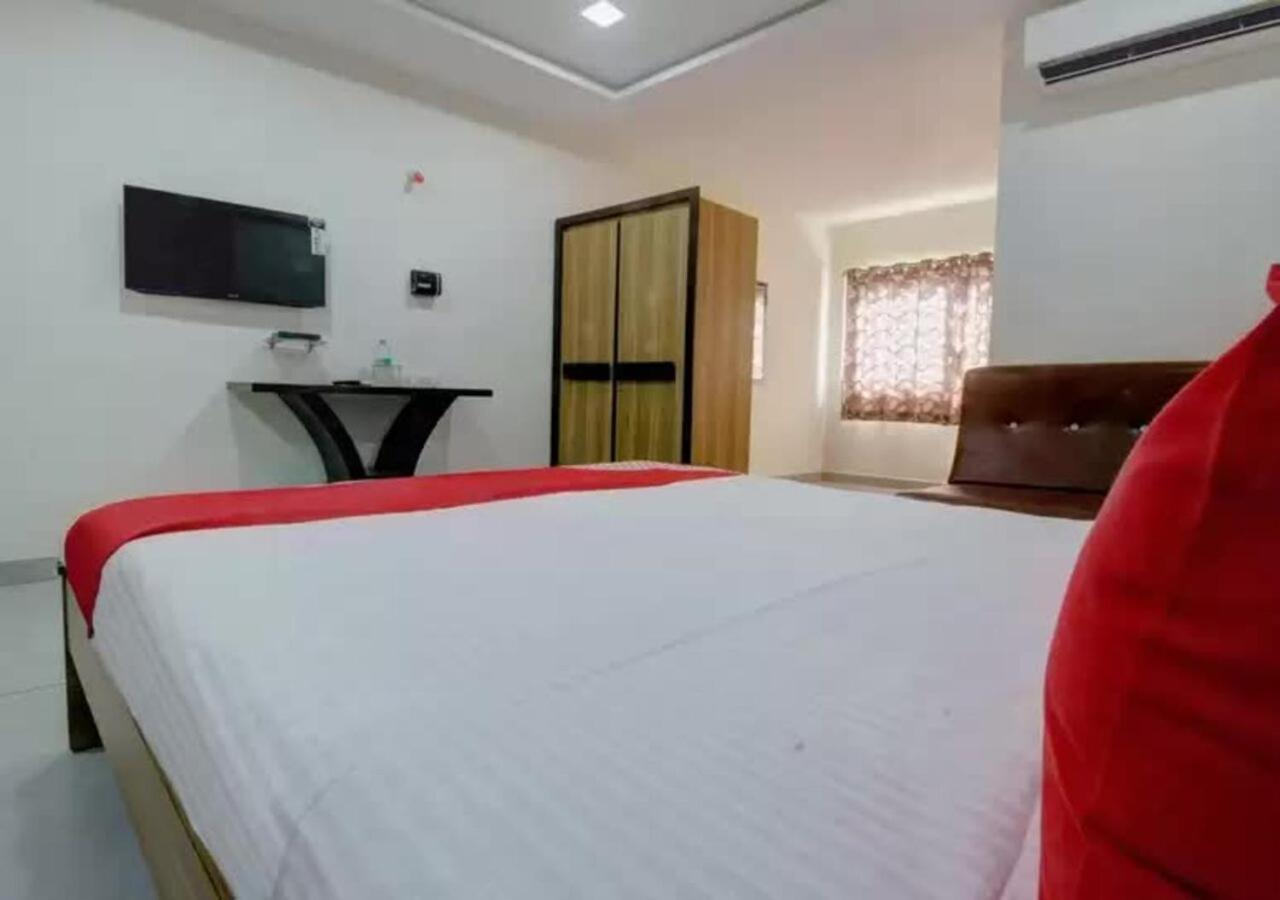 Hotel Santoshi Hometel Raichur 外观 照片