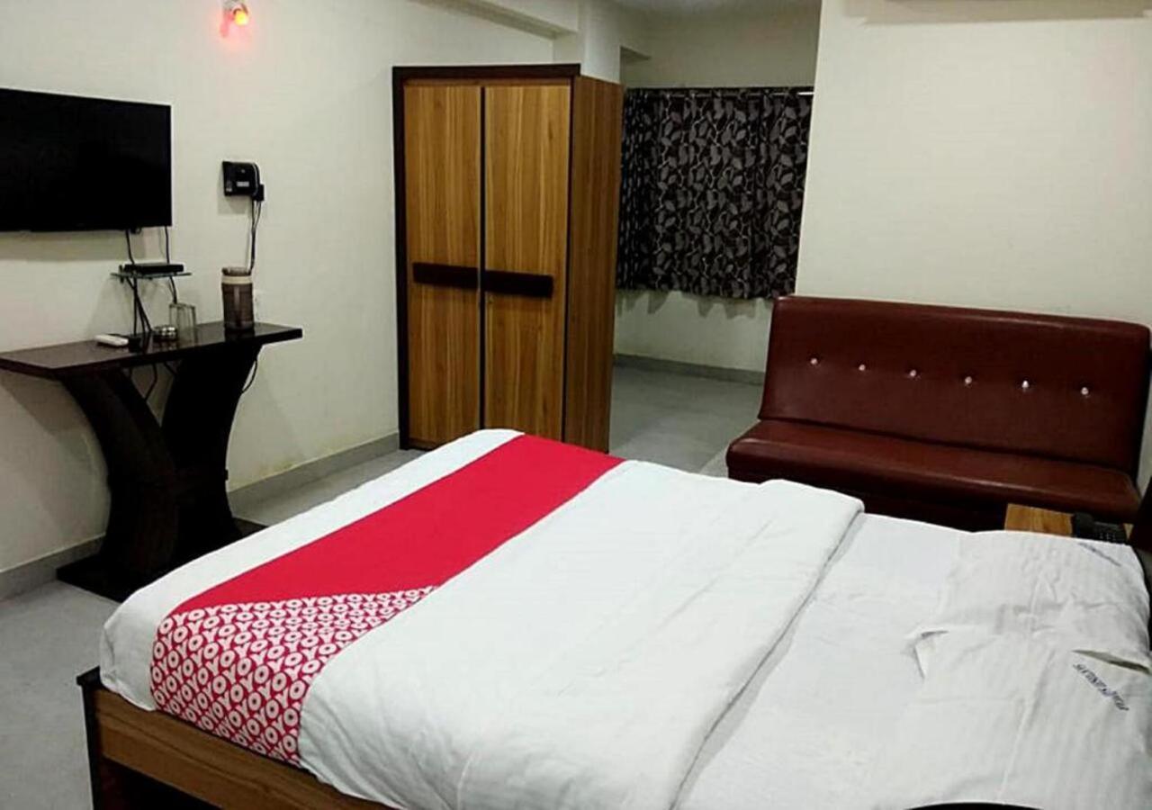 Hotel Santoshi Hometel Raichur 外观 照片